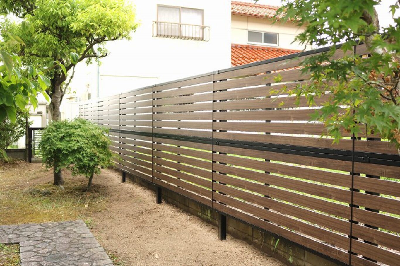 出雲市で庭じまい　フェンス設置