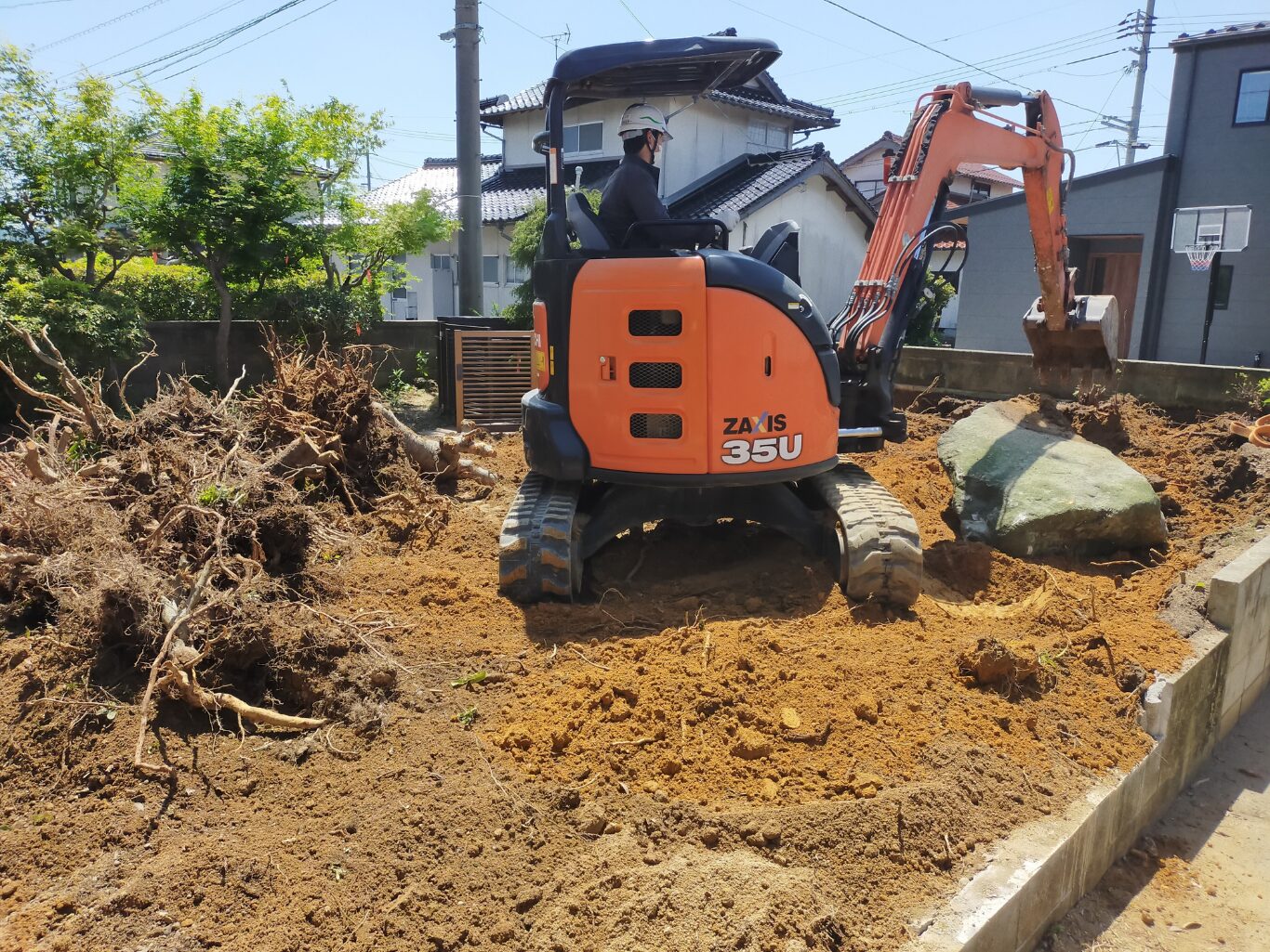 出雲市で庭じまい 庭石の撤去